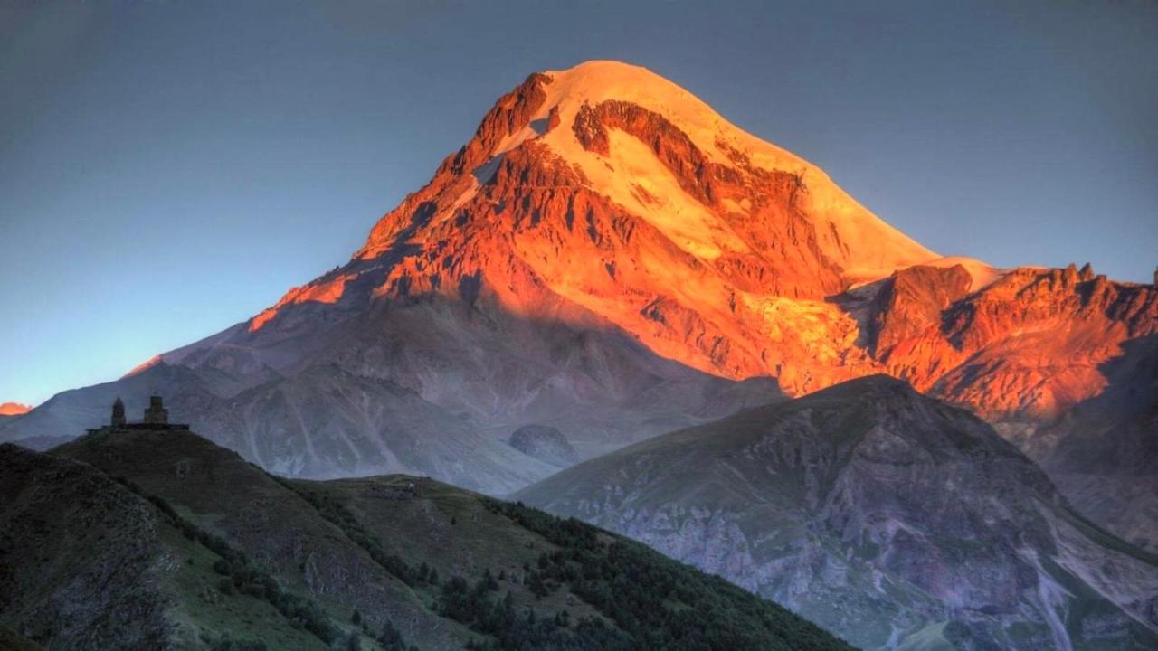 Hotel Axien Kazbegi Ngoại thất bức ảnh