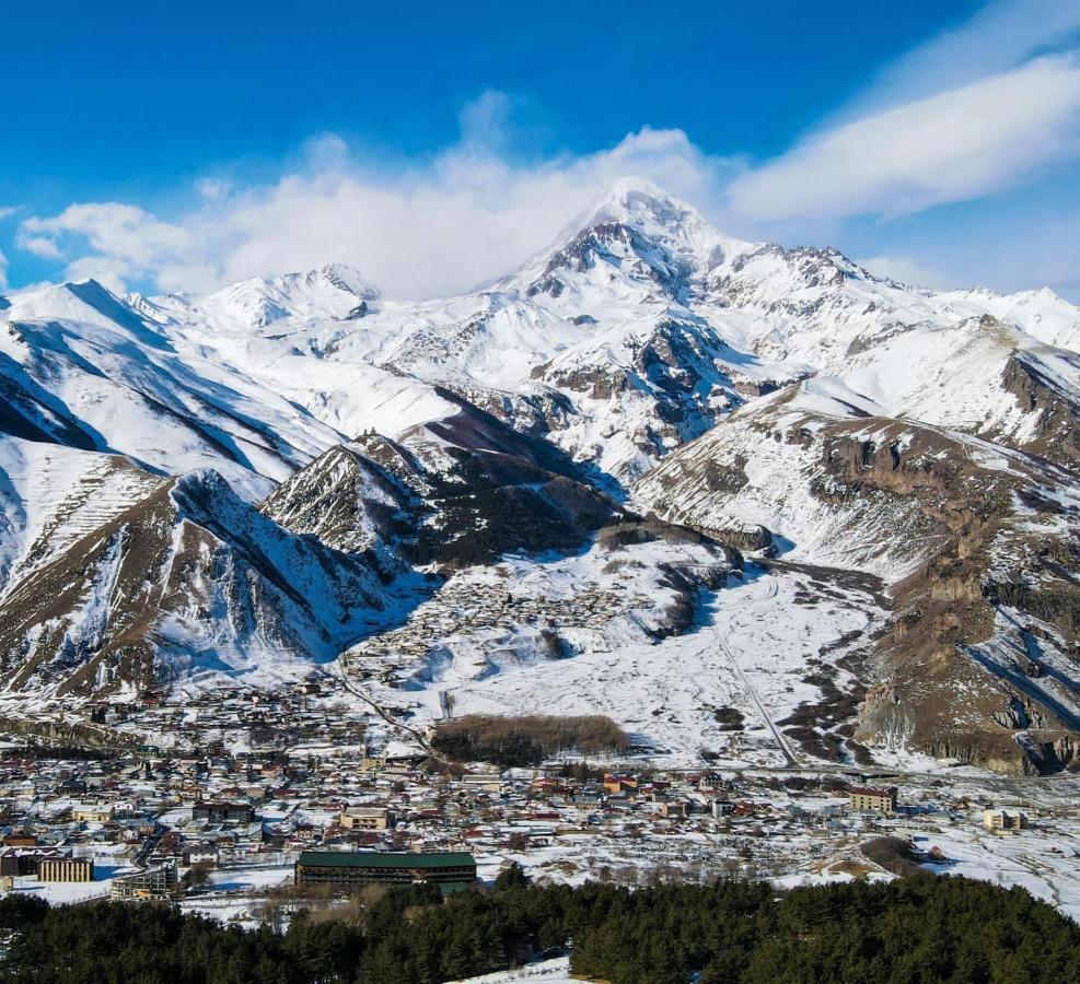 Hotel Axien Kazbegi Ngoại thất bức ảnh