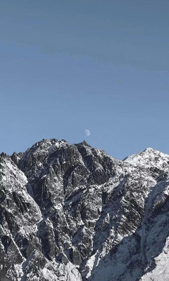 Hotel Axien Kazbegi Ngoại thất bức ảnh
