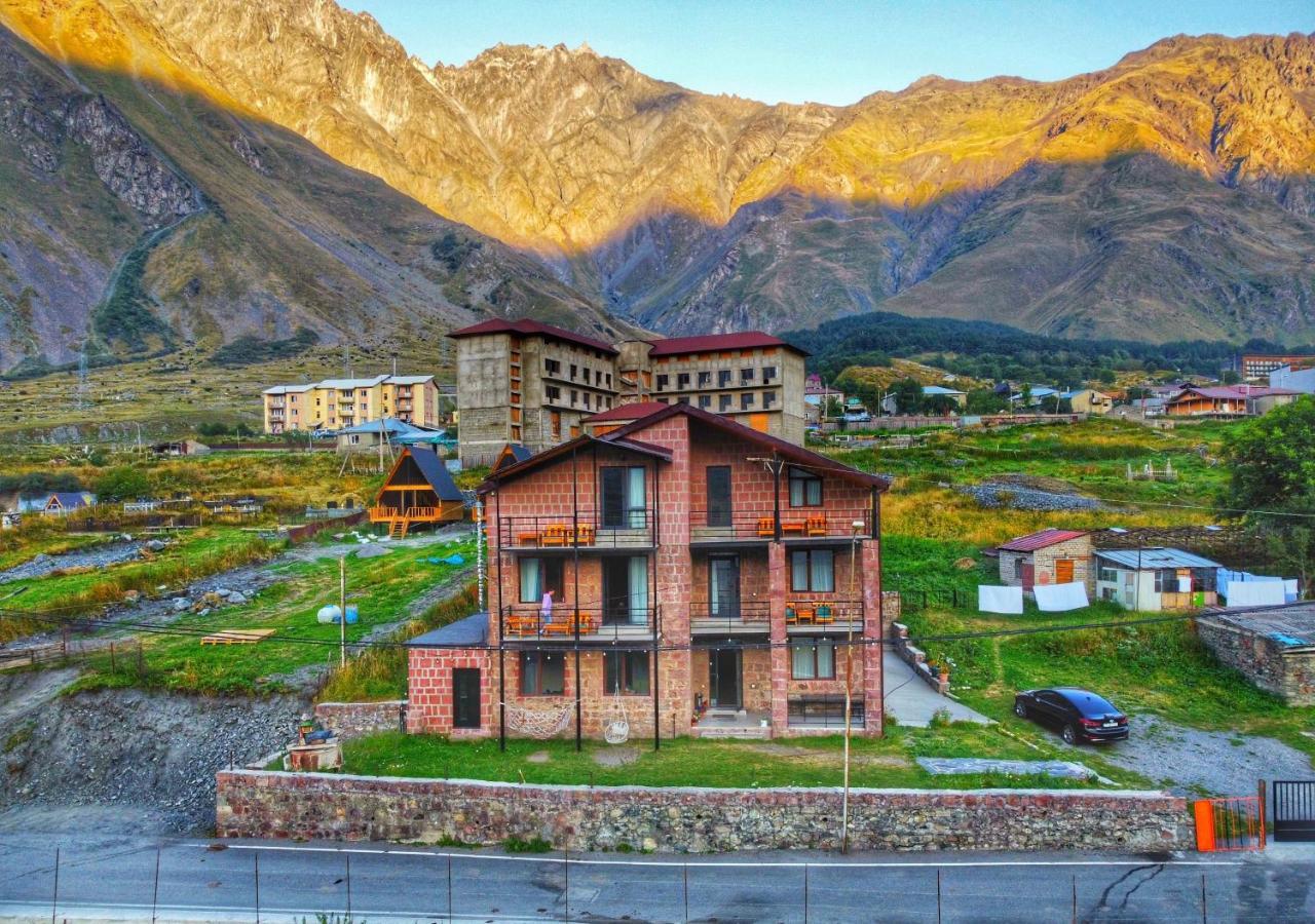 Hotel Axien Kazbegi Ngoại thất bức ảnh