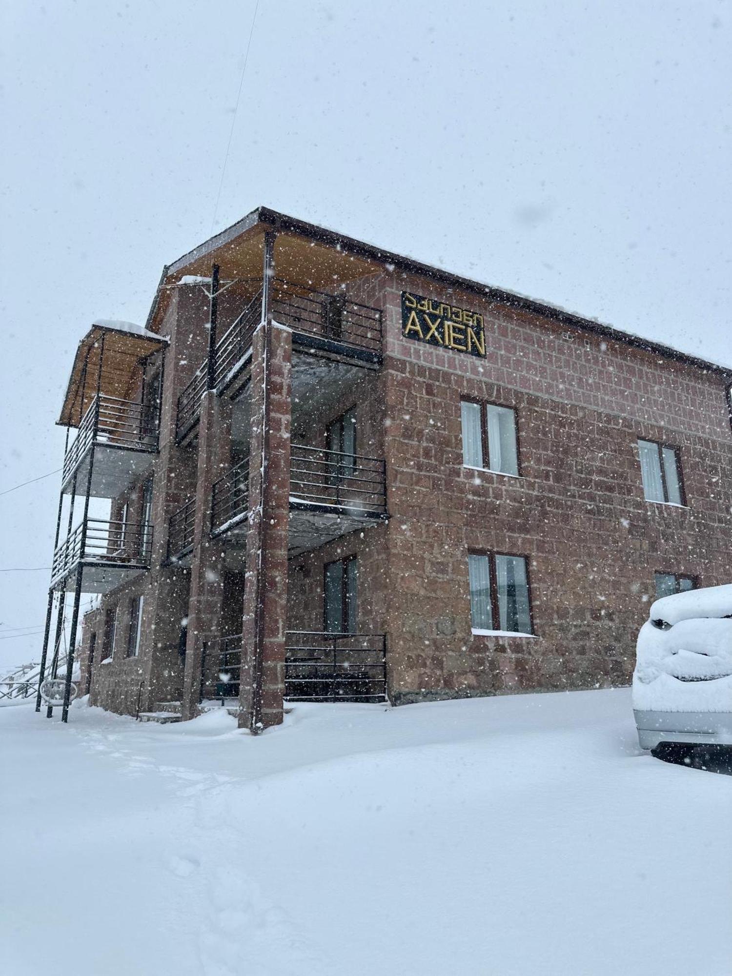 Hotel Axien Kazbegi Ngoại thất bức ảnh