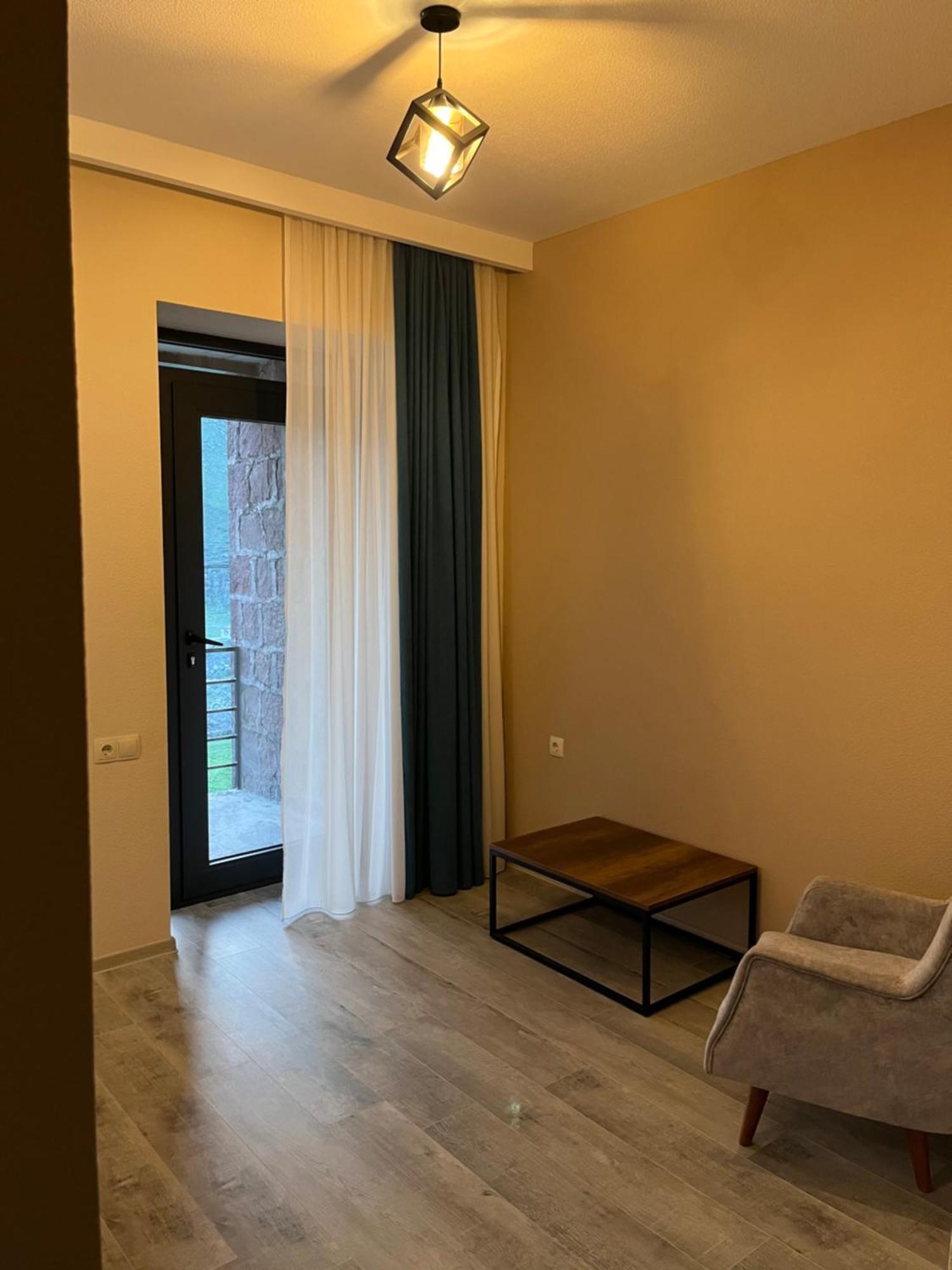 Hotel Axien Kazbegi Ngoại thất bức ảnh